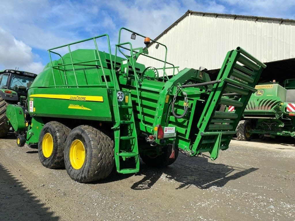 Presse haute densite JOHN DEERE L1534 - photo slide 11