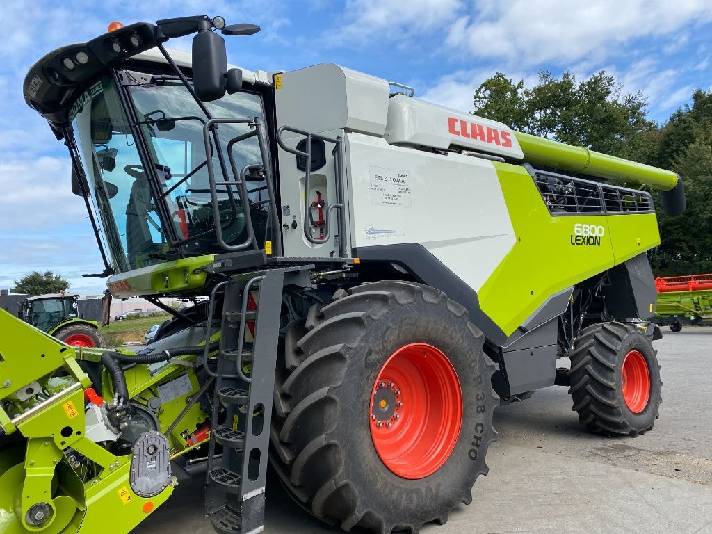 Moissonneuse CLAAS LEXION 6800 2RM - photo slide 13