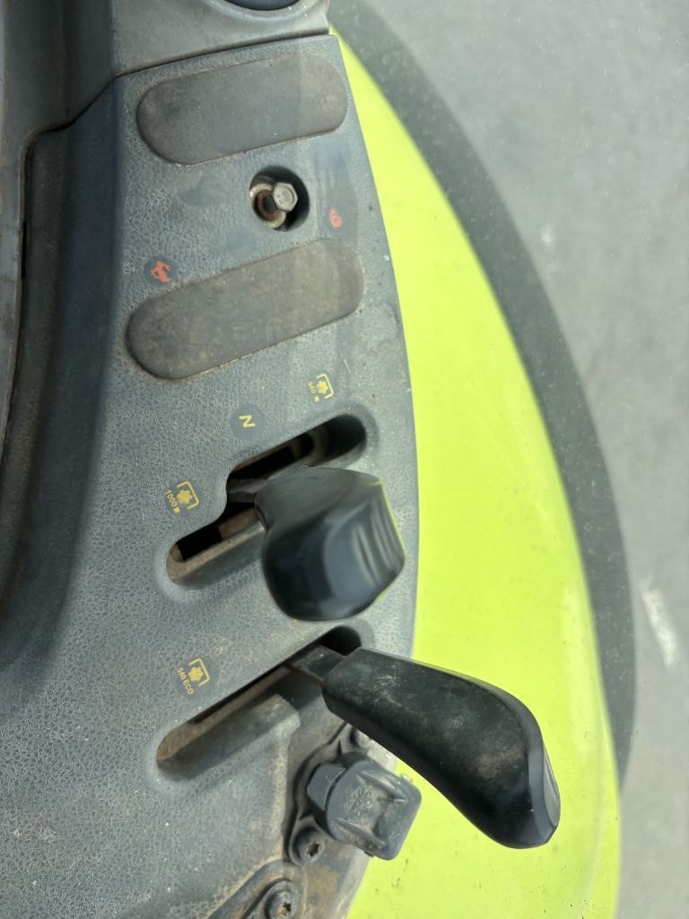 Tracteur CLAAS AXION 820 - photo slide 34