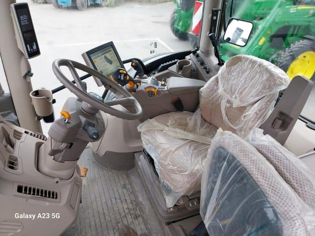Tracteur JOHN DEERE 6R215 - photo slide 4