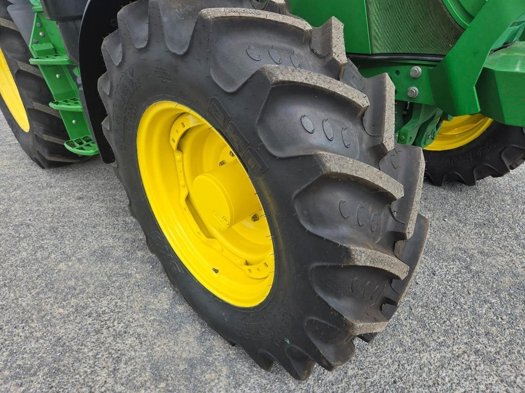 Tracteur chargeur JOHN DEERE 6130R - photo slide 8