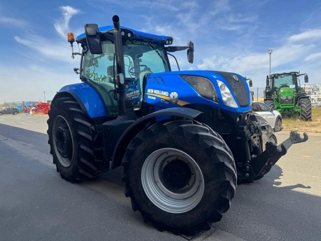 Tracteur NEW HOLLAND T7.260 - photo slide 2