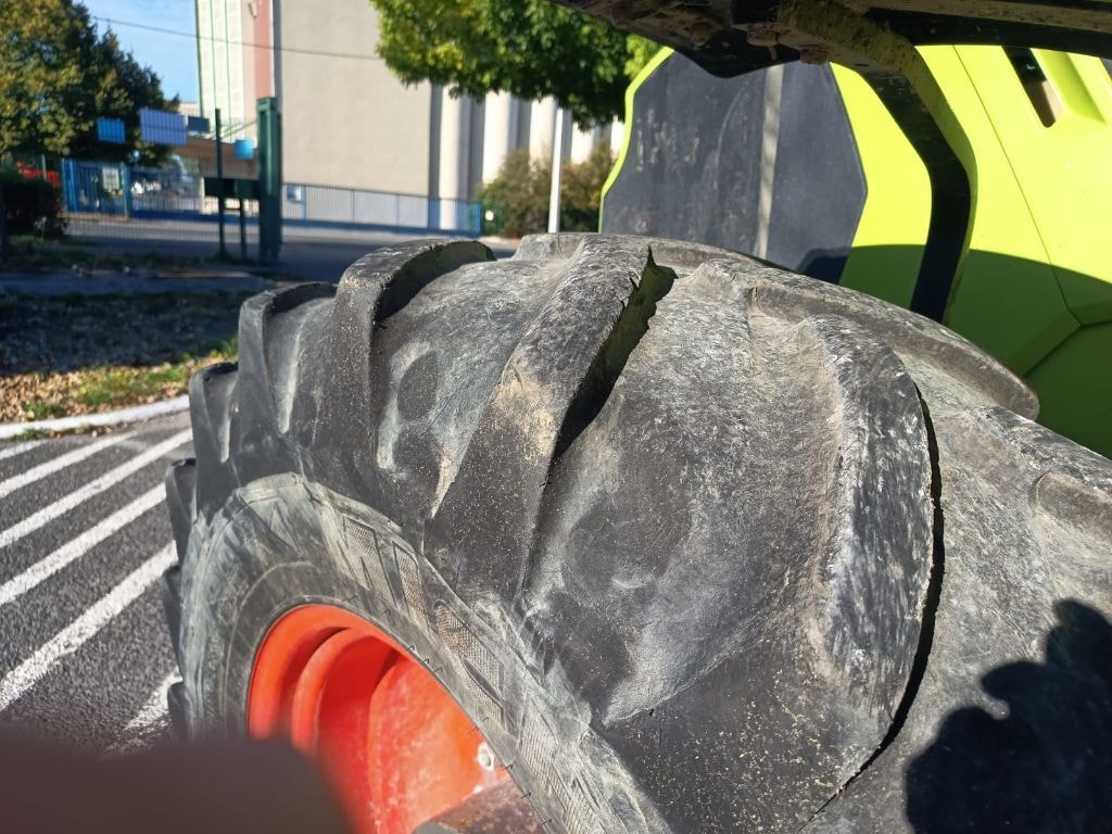 Tracteur CLAAS Arion 640 t4i - photo slide 13