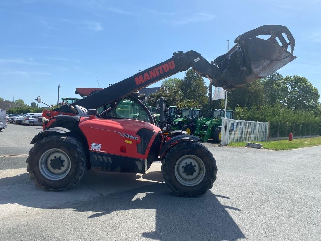 Telescopique MANITOU MLT 741-140 V+ - photo slide 4