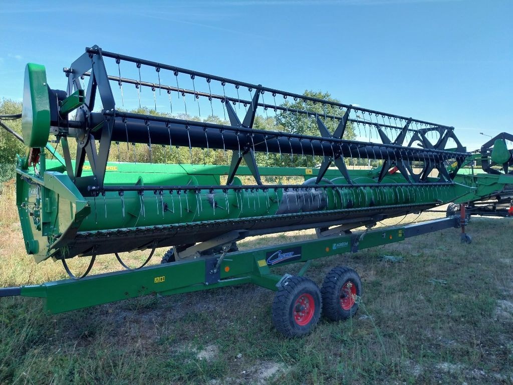 Moissonneuse JOHN DEERE T 550 I - photo slide 13
