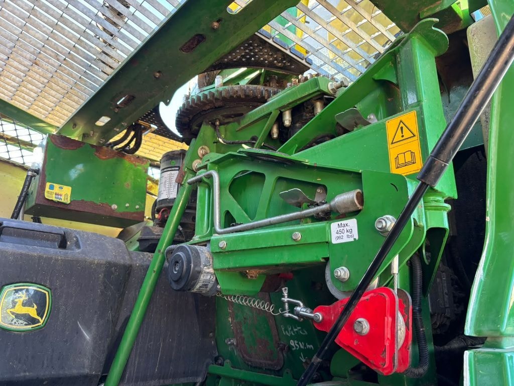 Ensileuse JOHN DEERE 8500 - photo slide 19