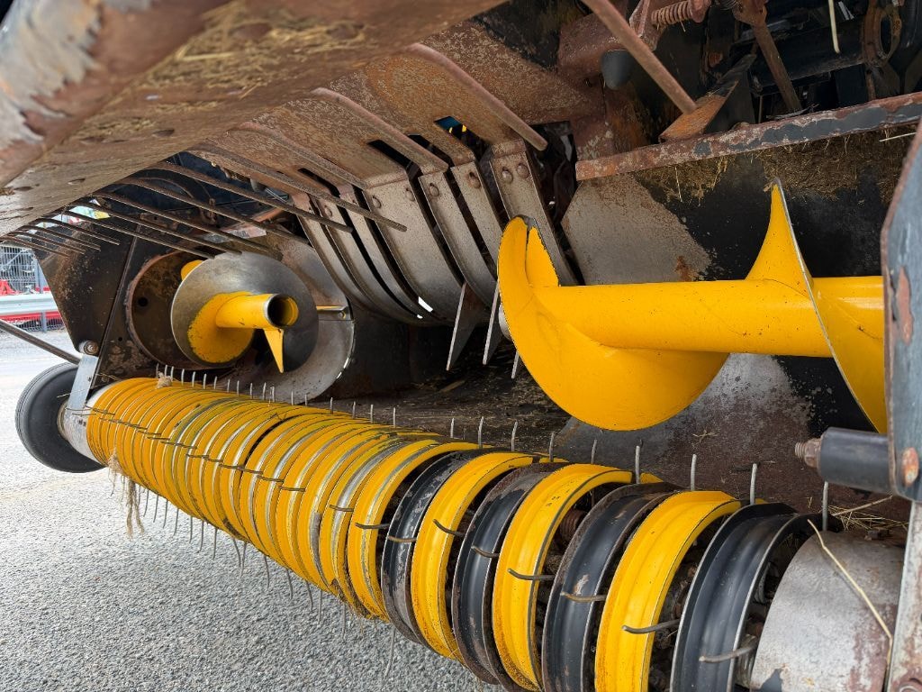 Presse haute densite NEW HOLLAND Bb 930 - photo slide 8
