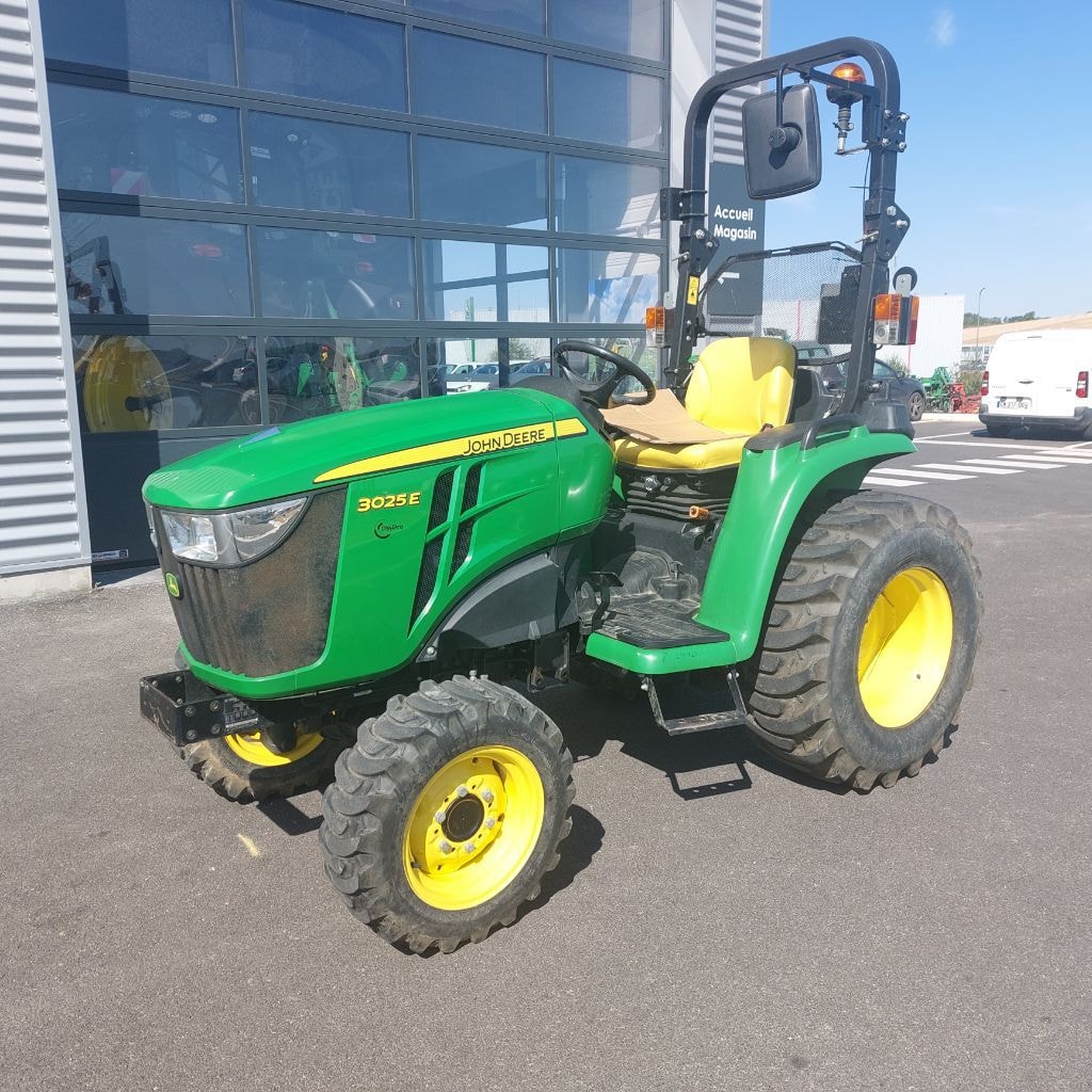 Micro tracteur JOHN DEERE 3025e - photo slide 1