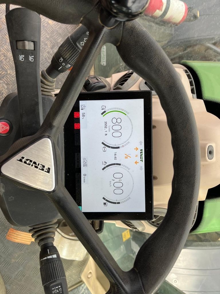 Tracteur FENDT 724 VARIO POWER - photo slide 24