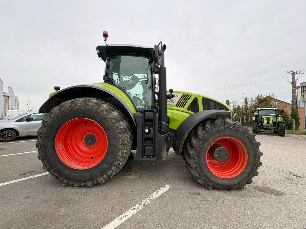 Tracteur CLAAS AXION 920 - photo slide 8