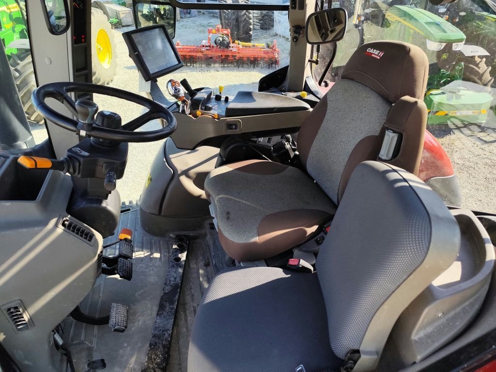 Tracteur CASE IH OPTUM 270 CVX - photo slide 8