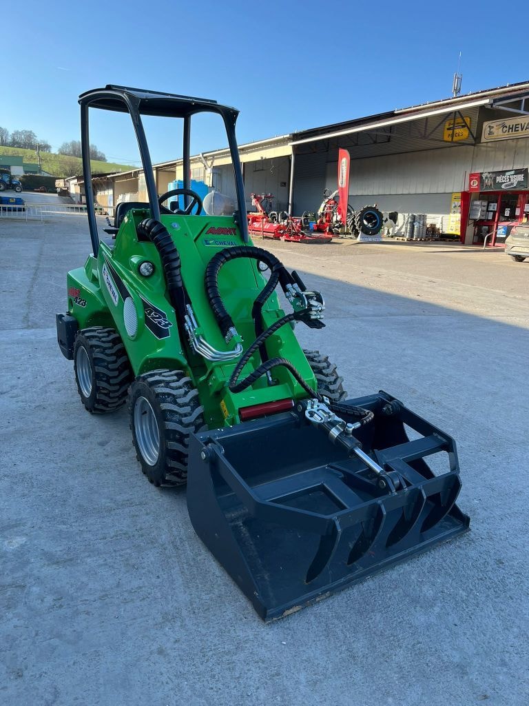 Valet de ferme AVANT 423 - photo slide 2