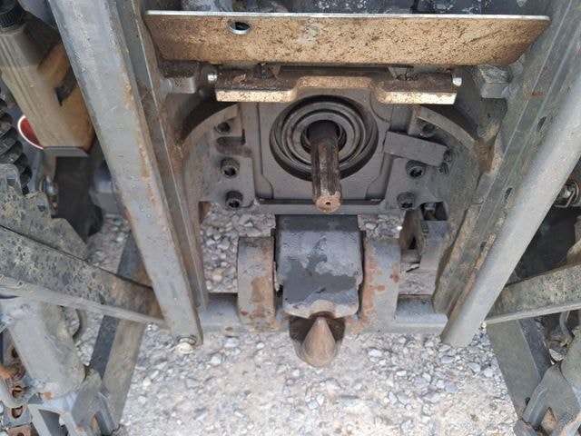 Tracteur chargeur VALTRA N175A - photo slide 25