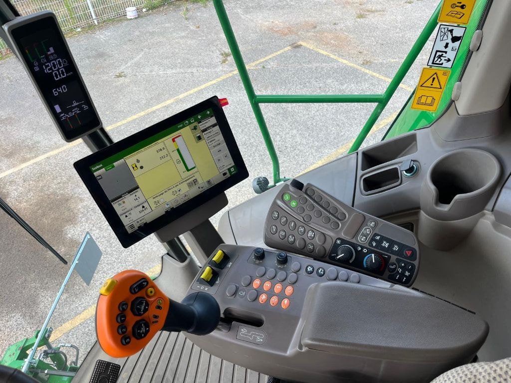 Moissonneuse JOHN DEERE T560i HILLMASTER - photo slide 18
