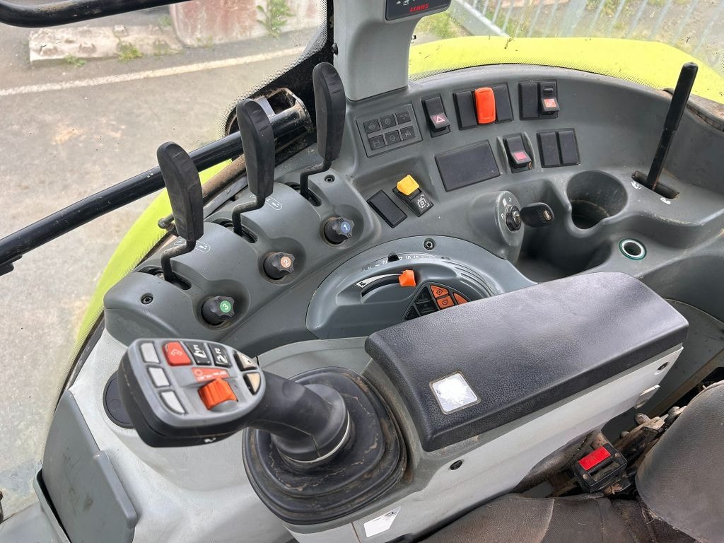 Tracteur CLAAS ARION 430 - photo slide 7