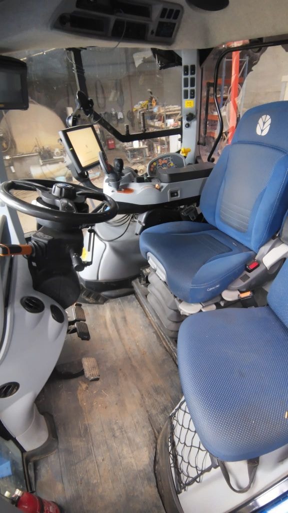 Tracteur NEW HOLLAND T6.145 - photo slide 5