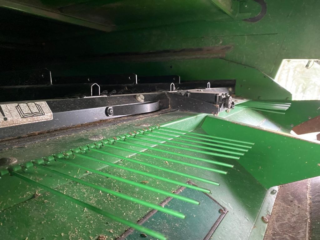 Moissonneuse JOHN DEERE T 560 HM - photo slide 31