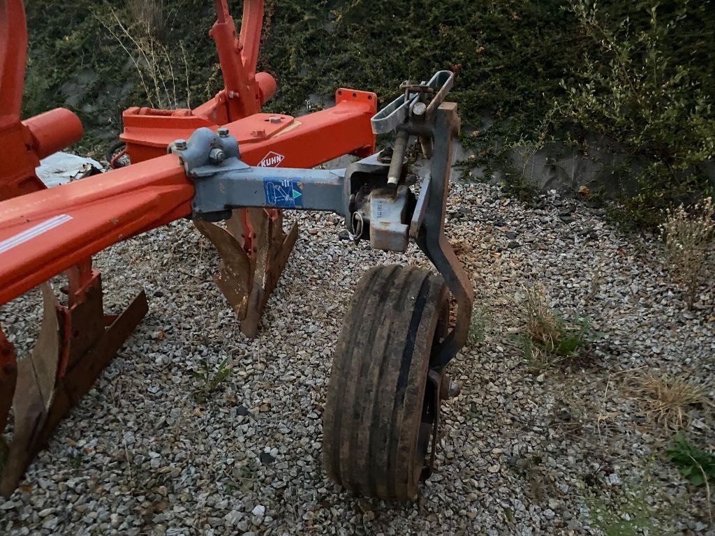 Charrue KUHN multi master 121 - photo slide 12