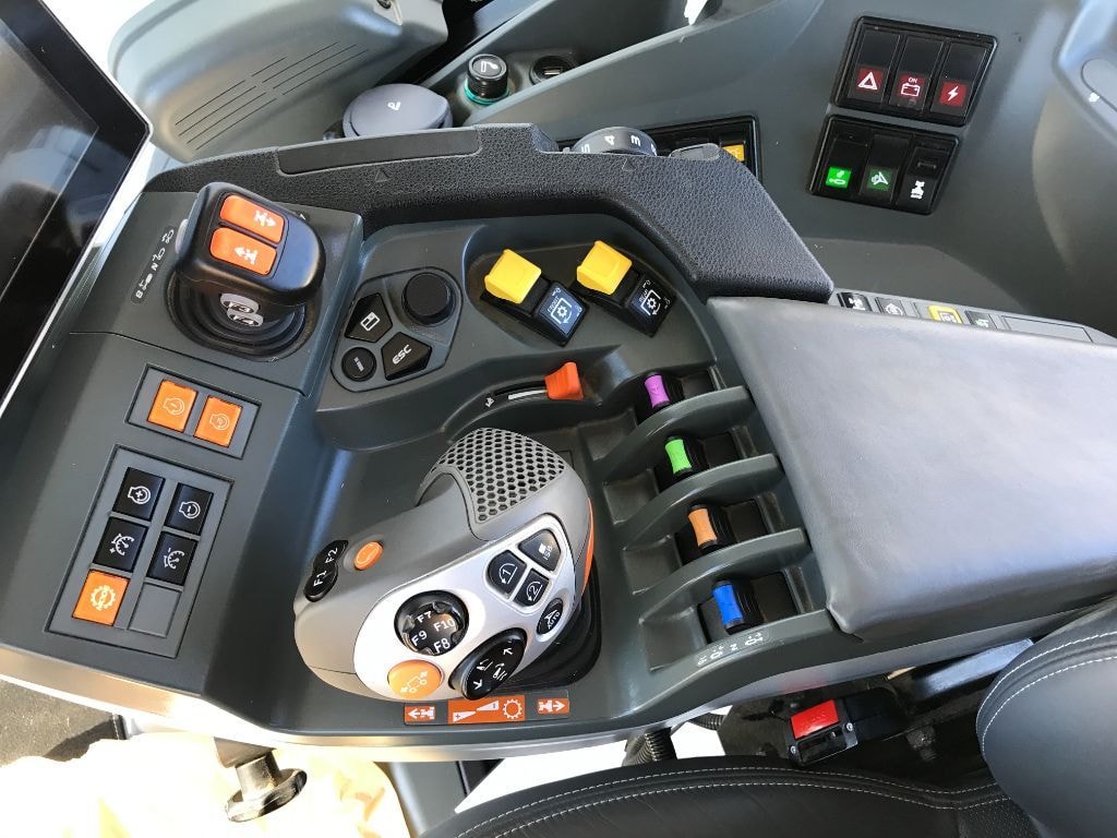 Tracteur CLAAS ARION 630 CEBIS - photo slide 11