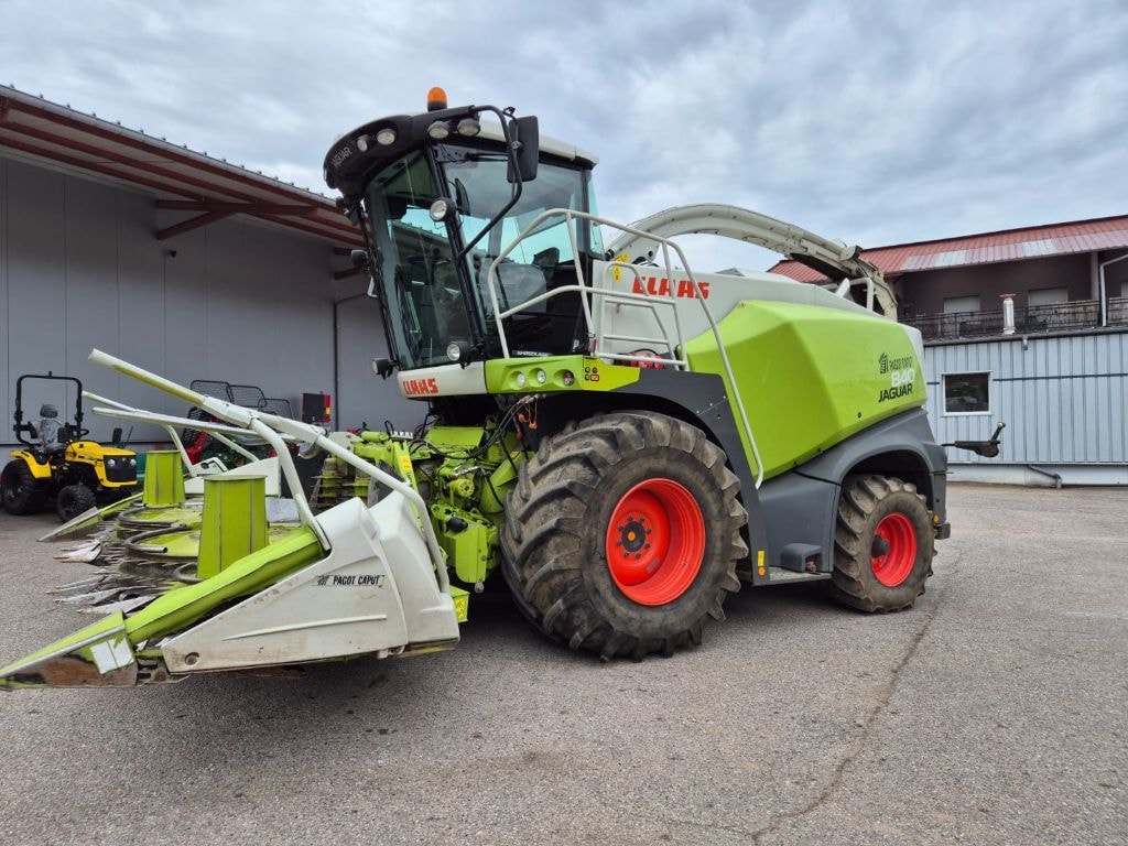Ensileuse CLAAS JAGUAR 840 - photo slide 1