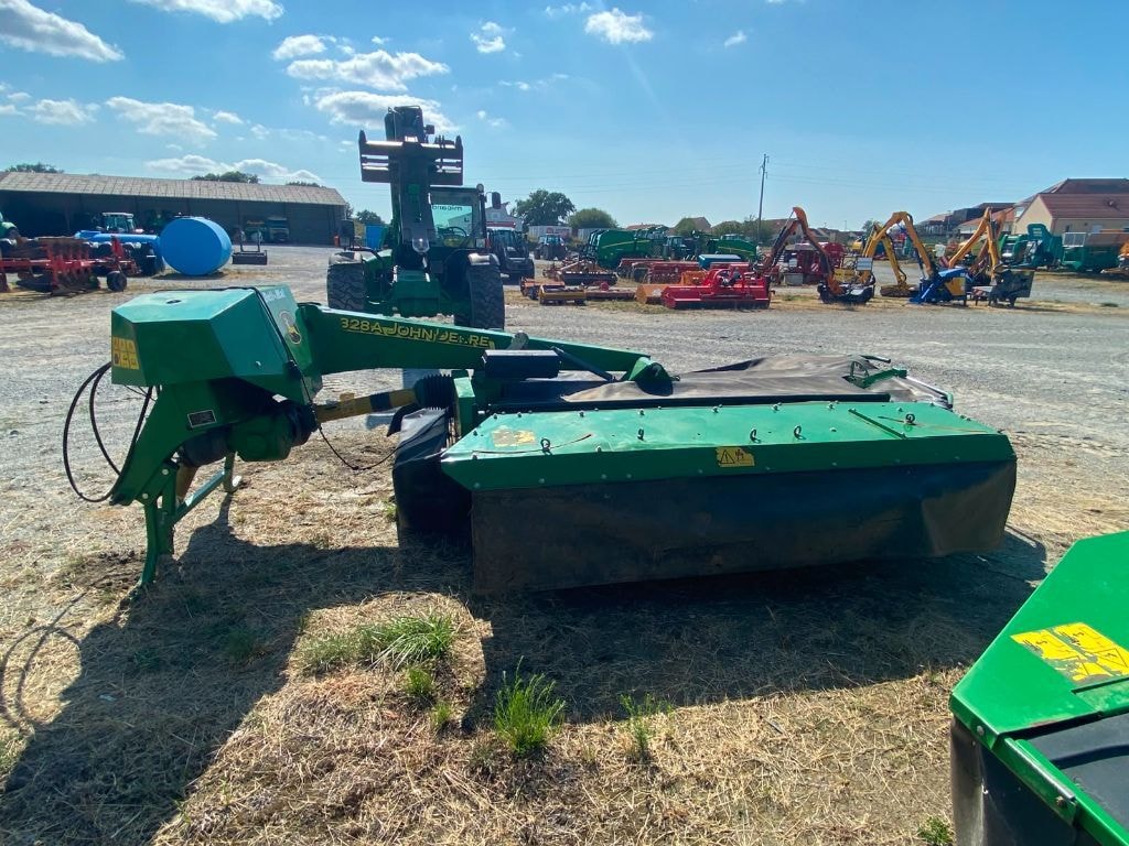 Faucheuse conditionneuse JOHN DEERE 328A - photo slide 5