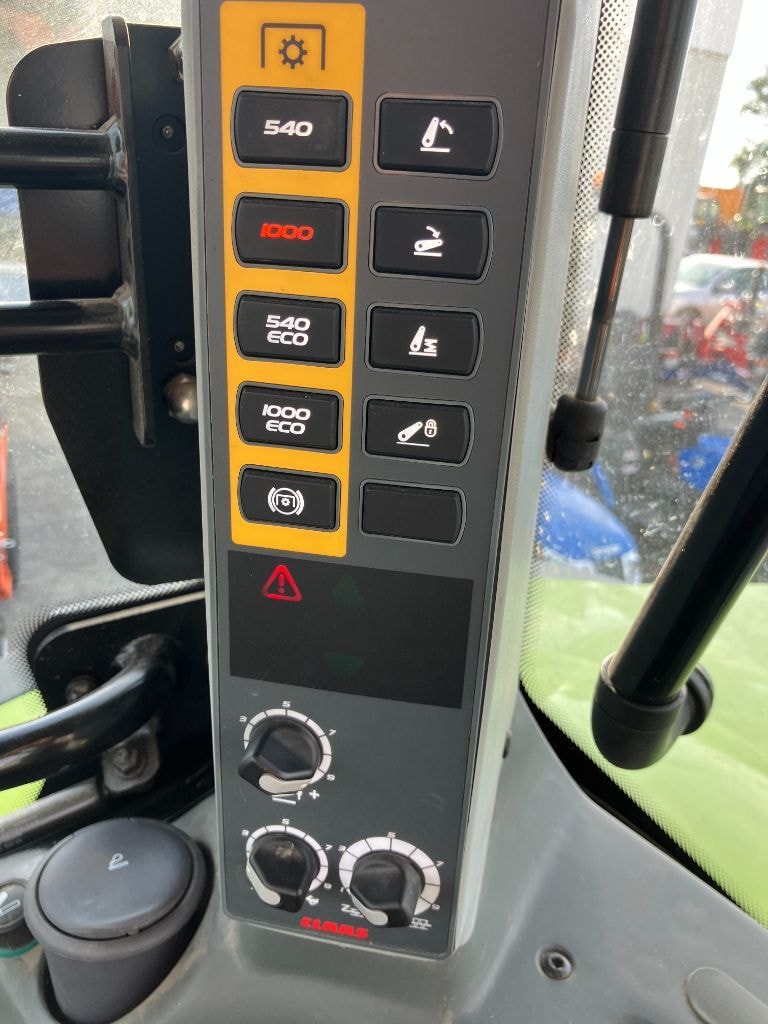 Tracteur CLAAS ARION 610 CIS+ - photo slide 11