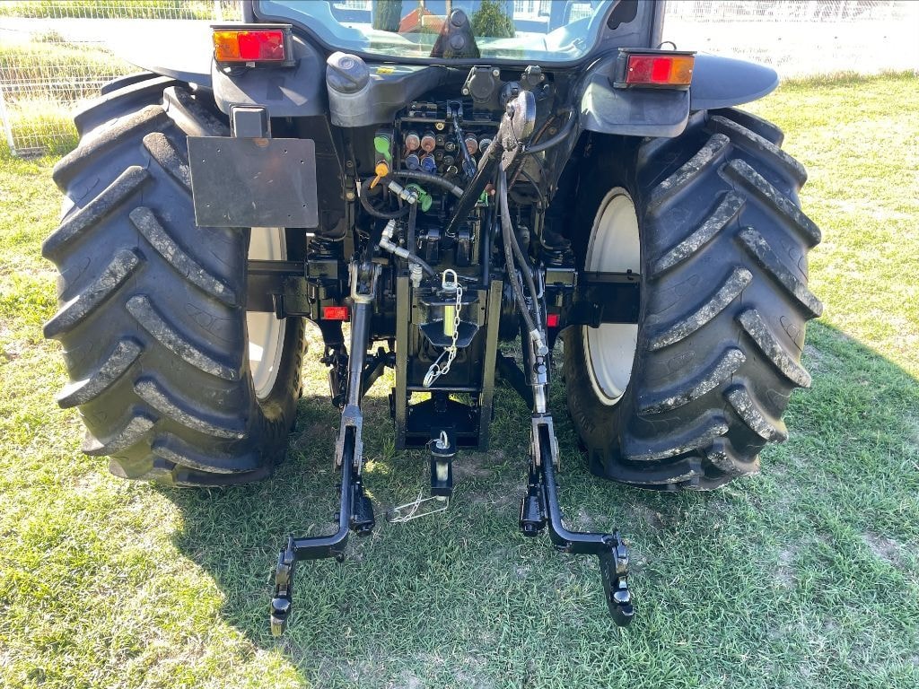 Tracteur NEW HOLLAND T4.90 LP  - photo slide 13