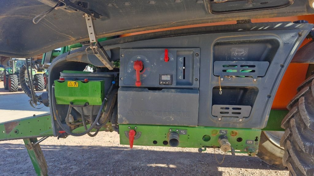 Pulverisateur AMAZONE UX 6201 - photo slide 3
