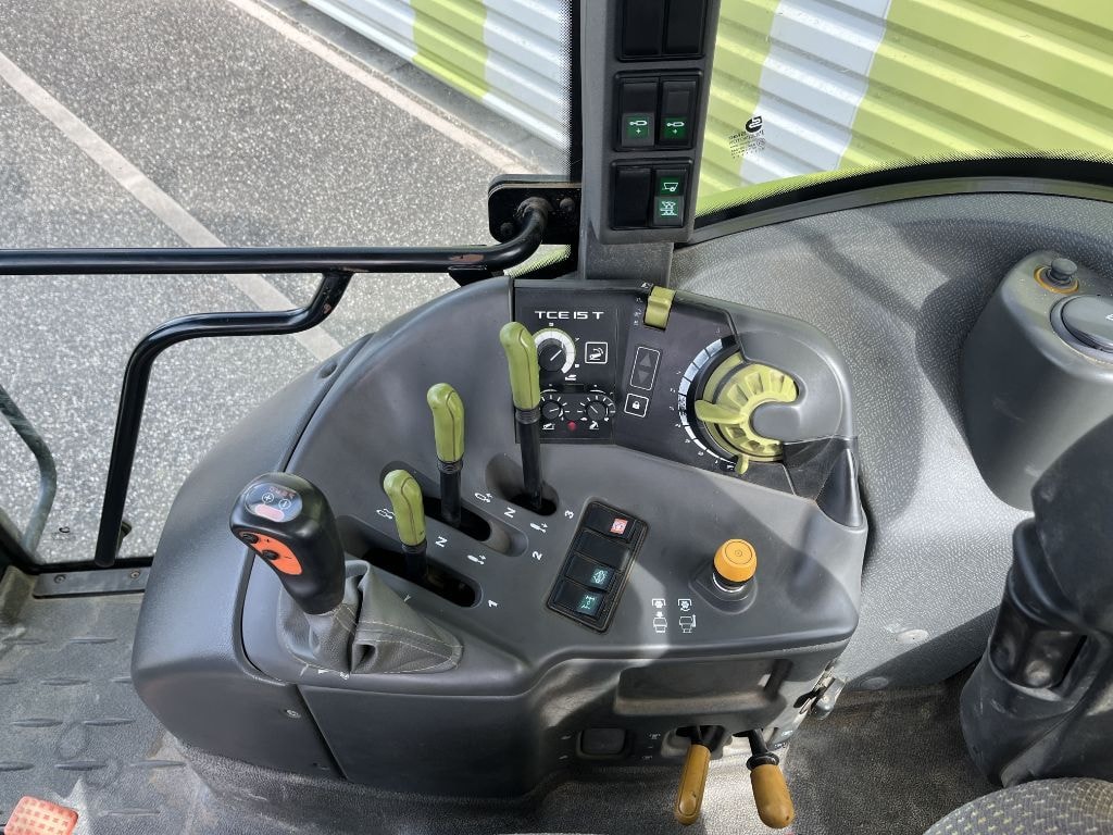 Tracteur CLAAS ARION 420  - photo slide 9
