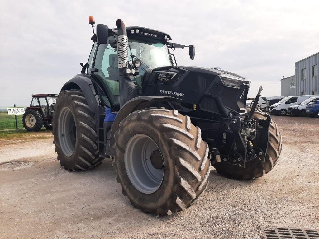Tracteur DEUTZ FAHR 7250 AGROTRON TTV - photo slide 8