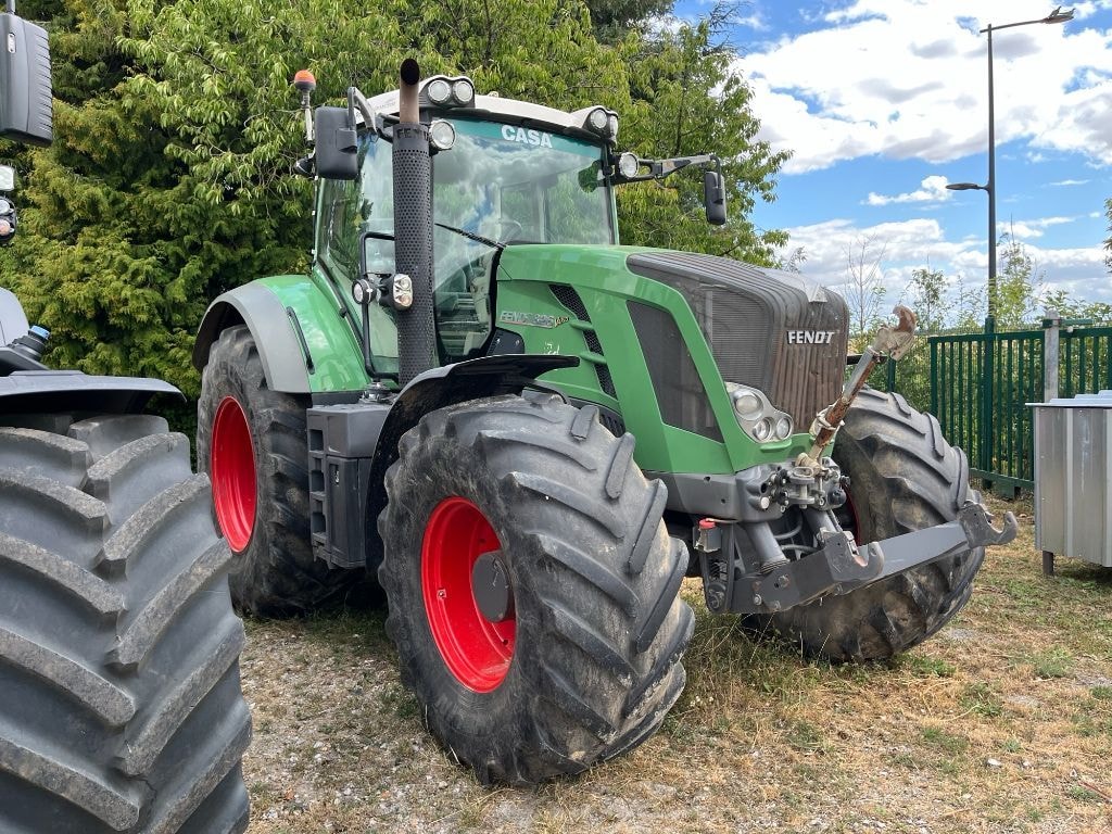 Tracteur FENDT 826 SCR VARIO PROFI + - photo slide 5