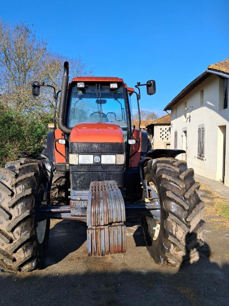 Tracteur NEW HOLLAND M135 - photo slide 4