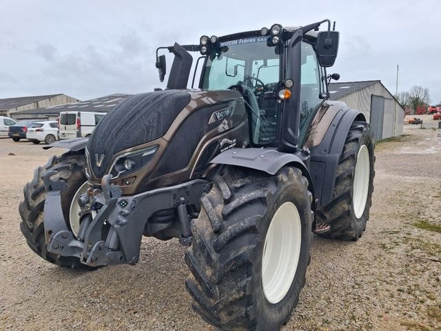 Tracteur VALTRA T174 - photo slide 1