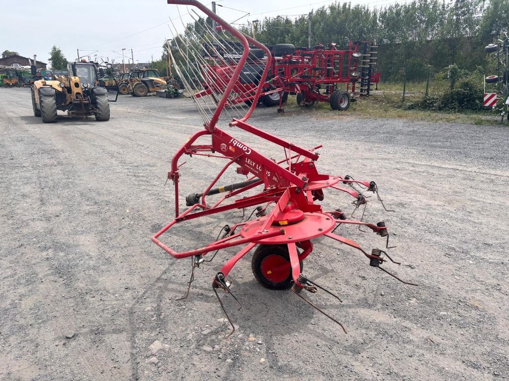 Faneuse LELY Lotus 300 - photo slide 5
