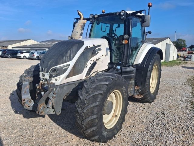 Tracteur VALTRA T144A - photo slide 1