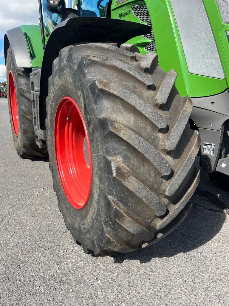 Tracteur FENDT 824 VARIO PROFI + - photo slide 20