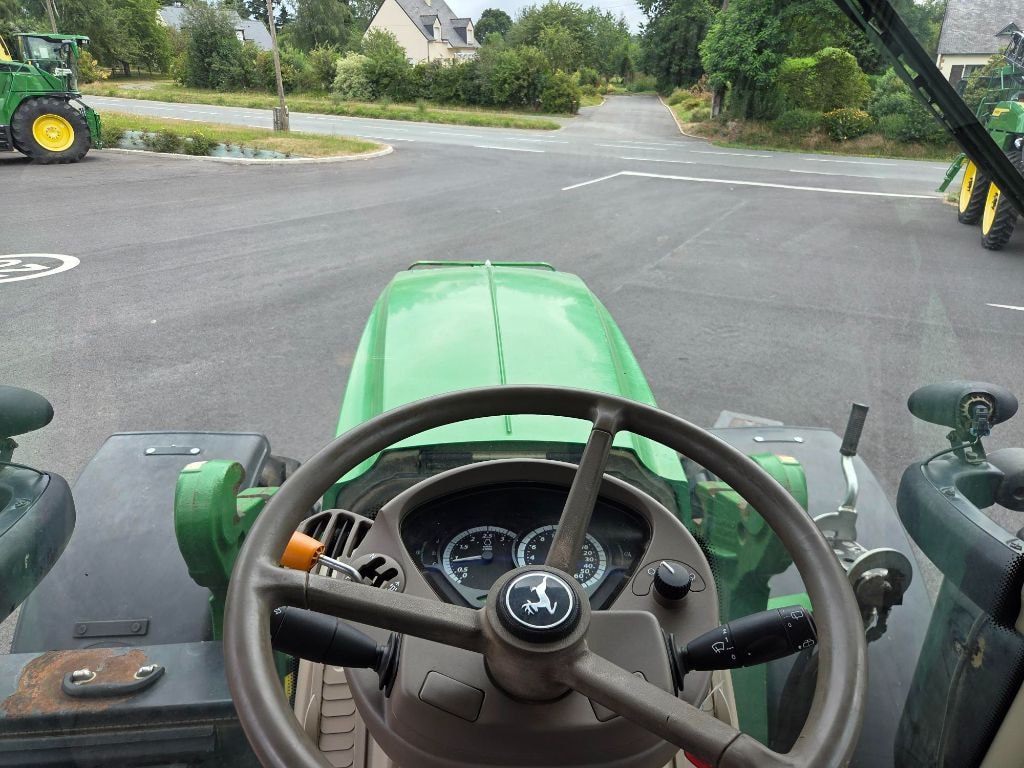 Tracteur chargeur JOHN DEERE 6145R - photo slide 22