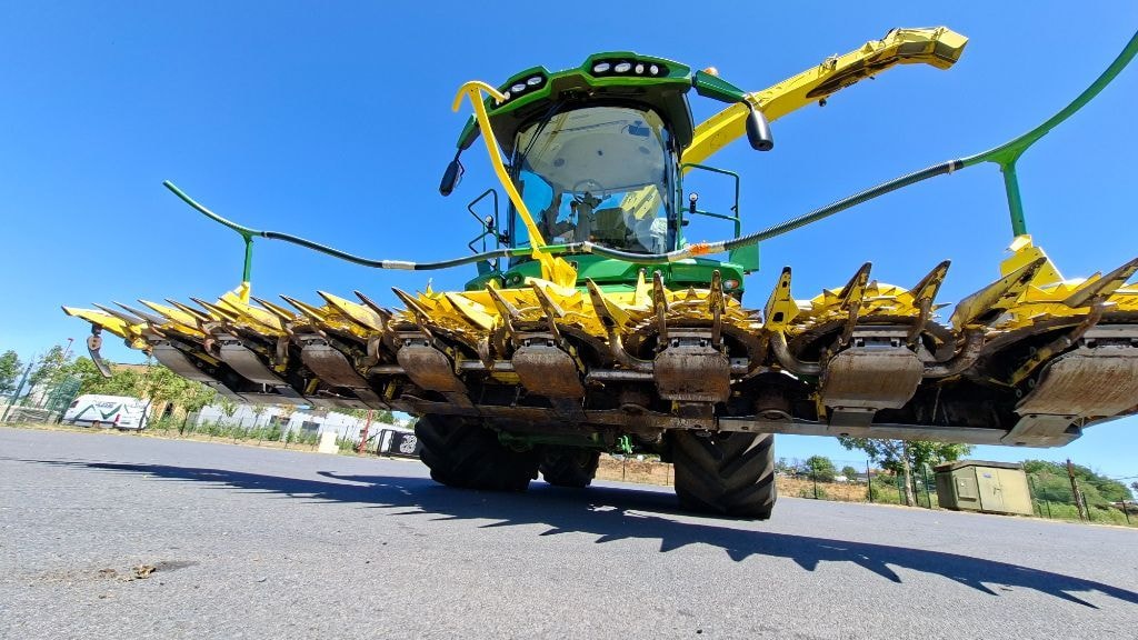 Ensileuse JOHN DEERE 8200 - photo slide 5