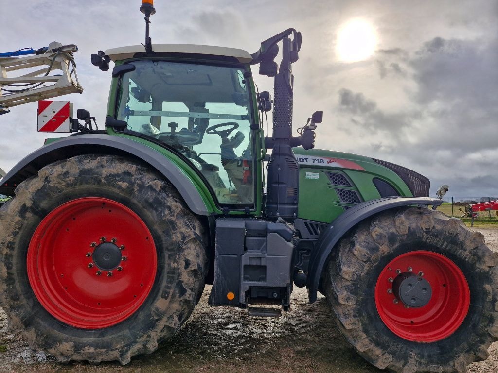 Tracteur FENDT 718 VARIO POWER - photo slide 7