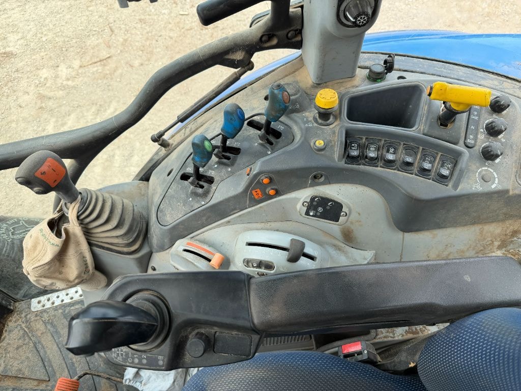 Tracteur chargeur NEW HOLLAND T5.100 - photo slide 14