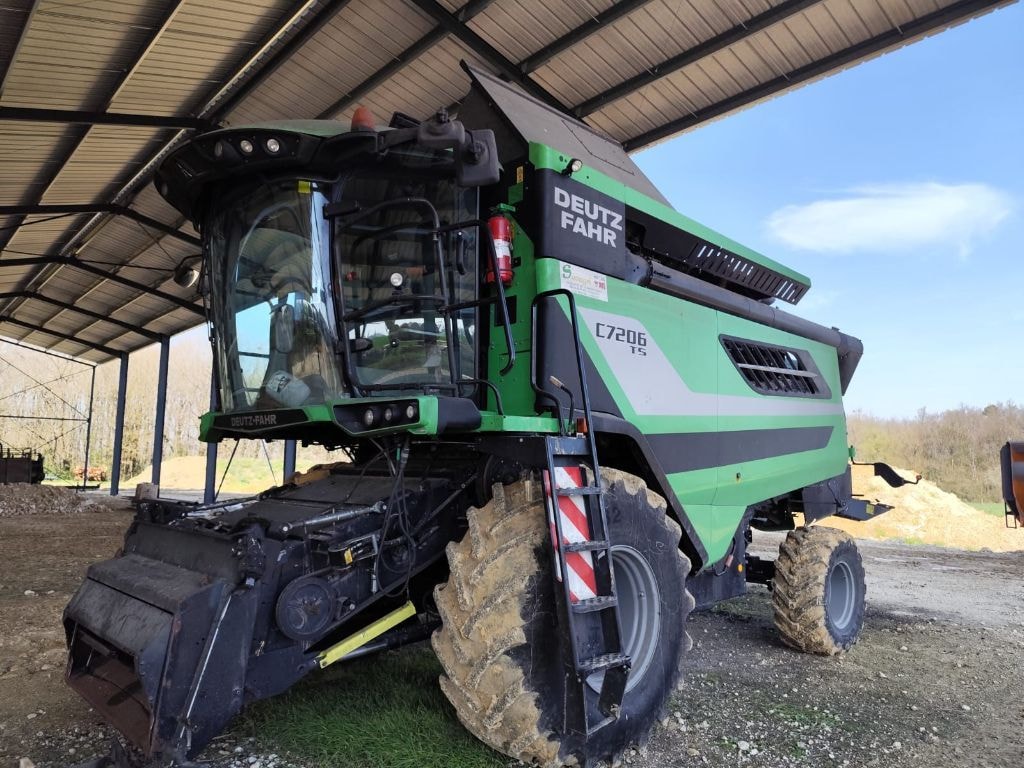 Moissonneuse DEUTZ FAHR C7206 TS - photo slide 2