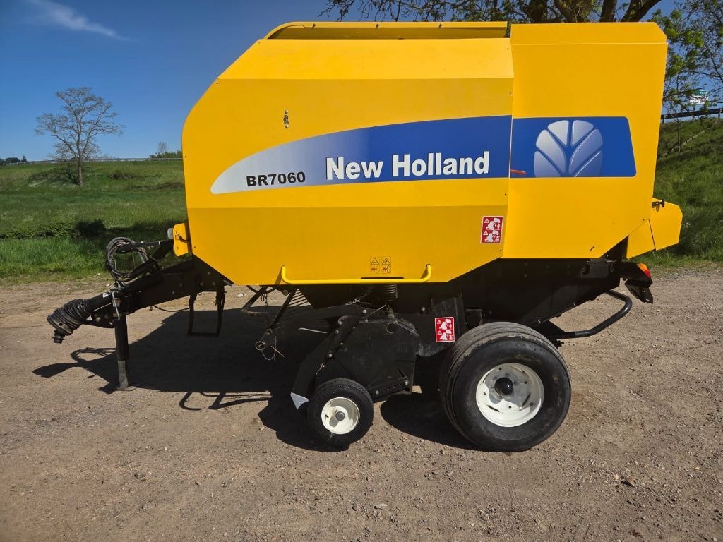 Presse balles rondes NEW HOLLAND BR7060 - photo slide 8