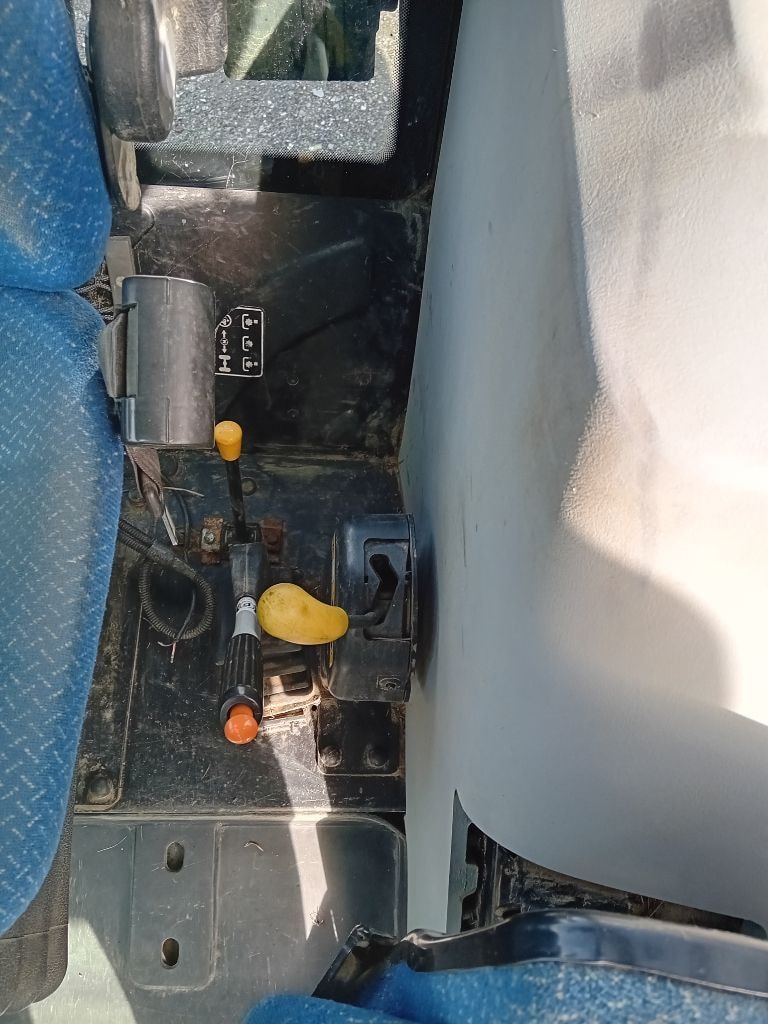 Tracteur NEW HOLLAND TD5.105 - photo slide 7