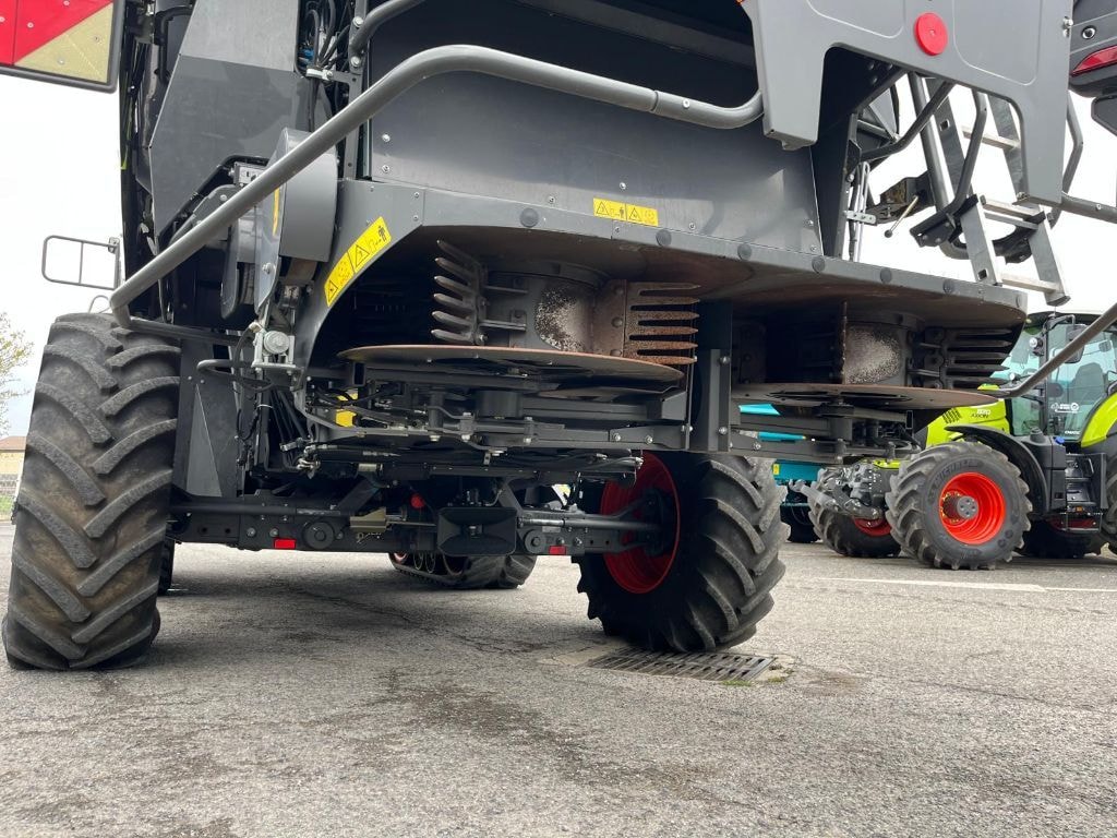 Moissonneuse CLAAS Lexion 8700 TT - photo slide 12