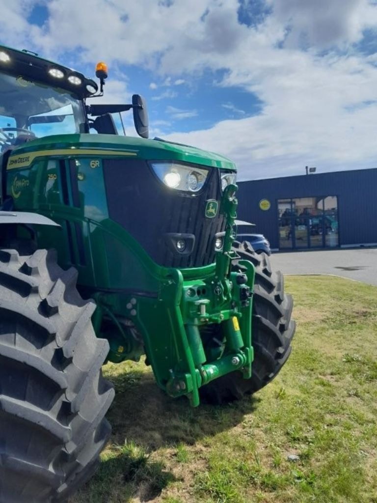 Tracteur JOHN DEERE 6R250 - photo slide 8