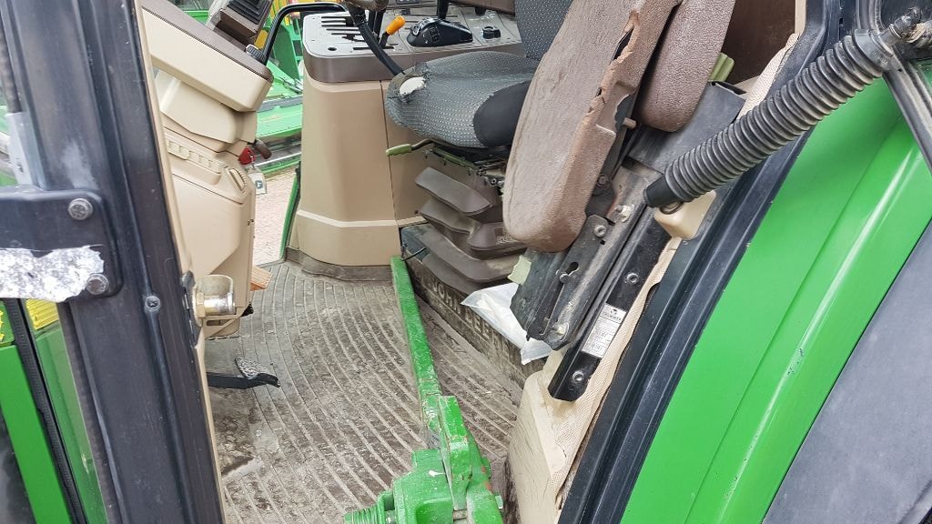 Tracteur chargeur JOHN DEERE 6810 TLS - photo slide 8