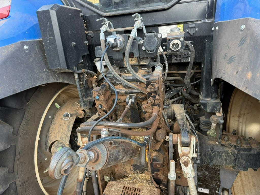 Tracteur NEW HOLLAND T6 145 Autocommand - photo slide 6