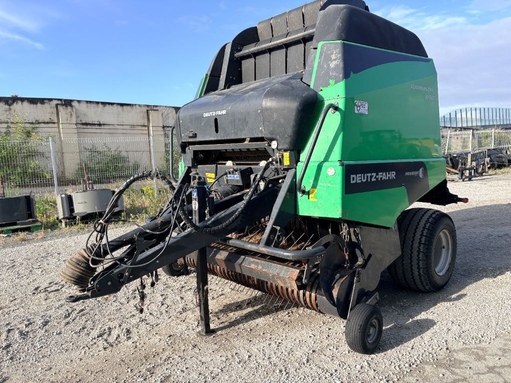 Presse balles rondes DEUTZ FAHR VARIMASTER 690 - photo slide 2