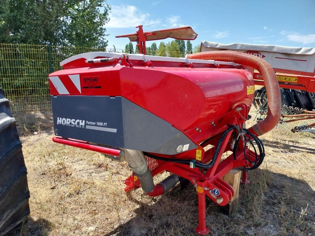 Trémie frontale HORSCH Partner 1600 ft - photo slide 3