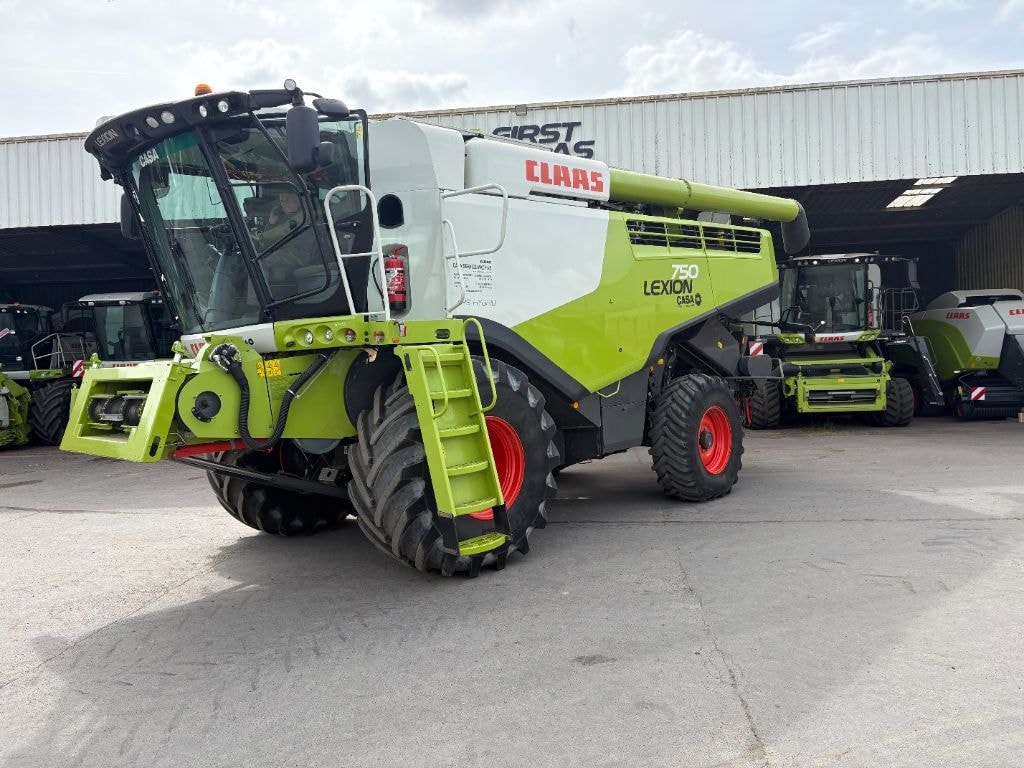 Moissonneuse CLAAS LEXION 750 - photo slide 40